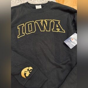 NWT Champion Women’s Iowa Sweatshirt size Medium